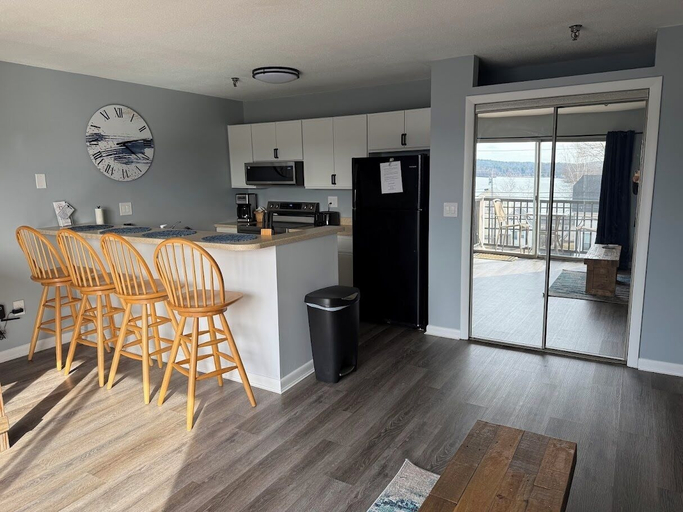 Private kitchen 5, Condominium Suites at Lake Winnipesaukee, Belknap