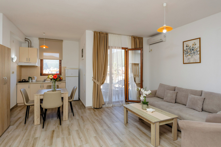 Others 5, Arvala Apartments