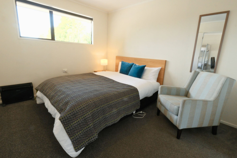 Room 2, Mt Aspiring Suite - Near Roys Peak, Queenstown-Lakes