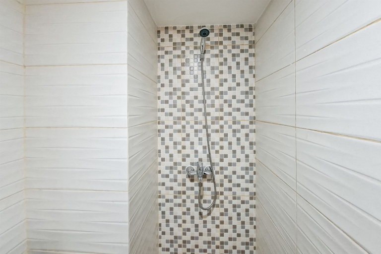 Bathroom 2, Good Location Studio At Cisauk Point Apartment, Tangerang