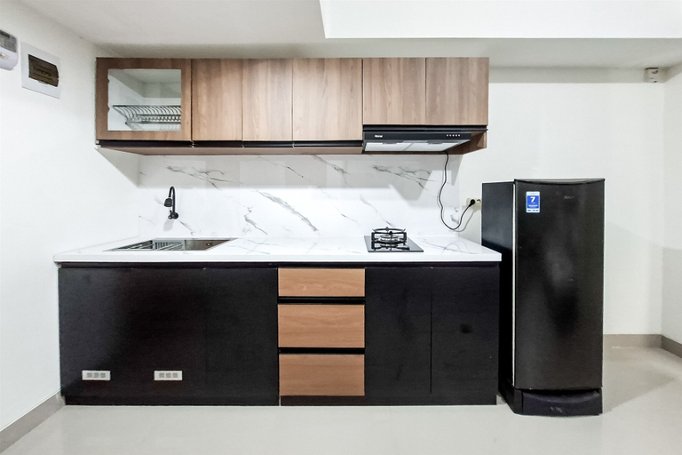 Interior 5, Comfortable And Warm Studio Room At Cisauk Point Apartment, Tangerang