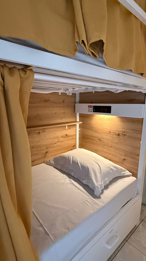 Room 4, Matsya Hostel, Pyrénées-Atlantiques