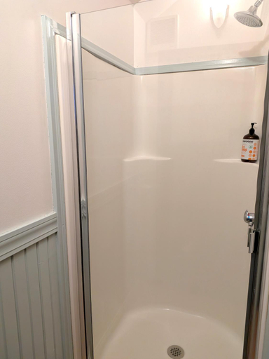 Bathroom 3, Bluebird Guesthouse, Multnomah