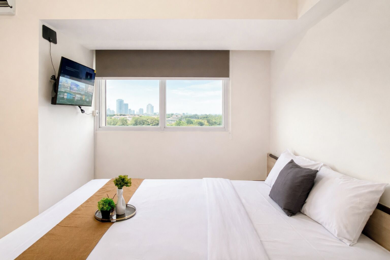 Room 2, Tidy Studio Room At Cisauk Point Apartment, Tangerang