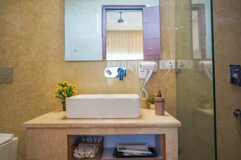 Bathroom 4, Corbett The Regnum Resort, Nainital
