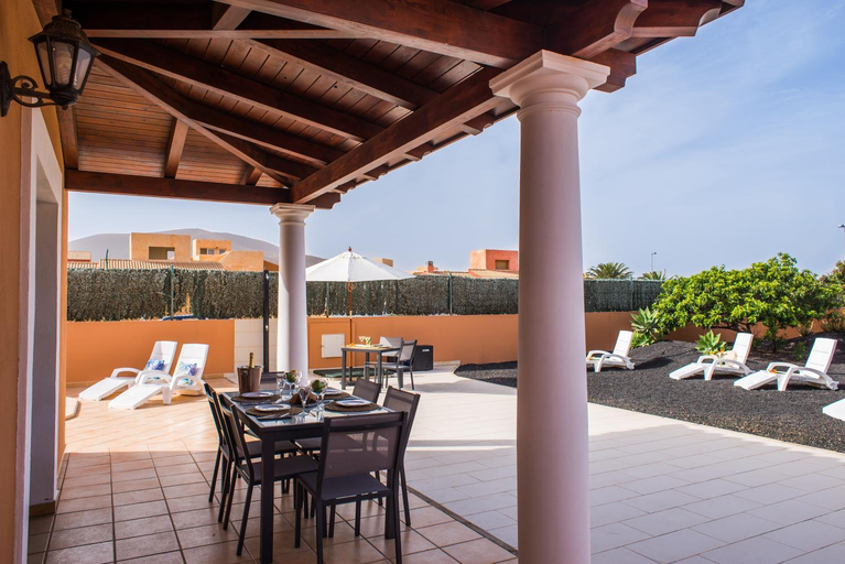 Food & Drinks 3, Villa Joy Private Pool Corralejo By Holidays Home, Las Palmas