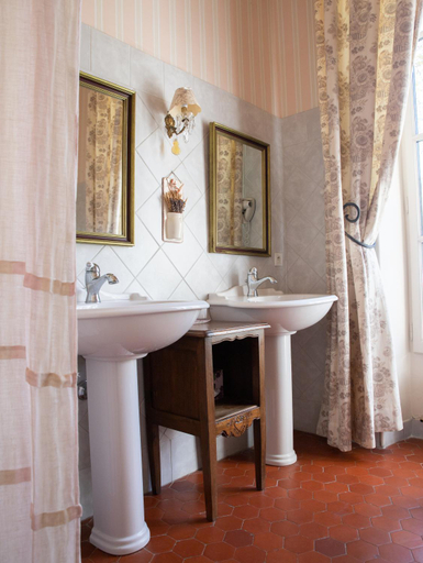Bathroom 4, Château Juvenal, Vaucluse