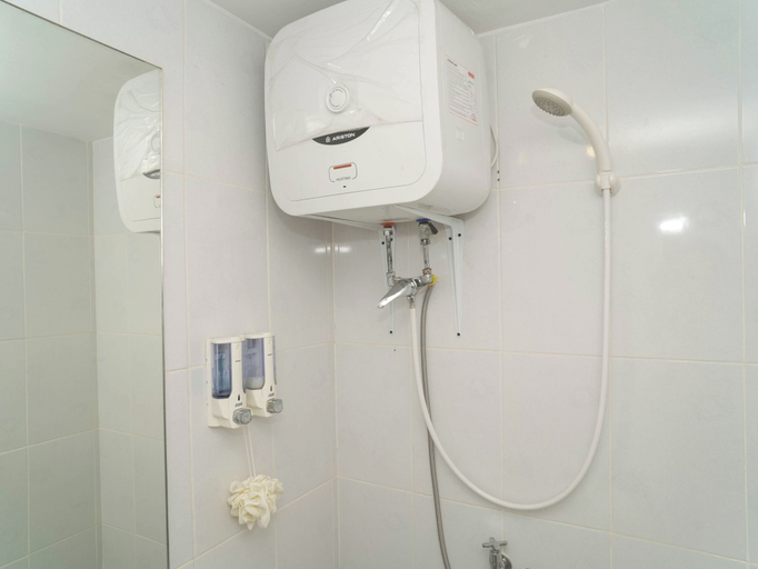 Bathroom 3, Functional Studio With Murphy Bed At Tokyo Riverside Pik 2 Apartment, Tangerang