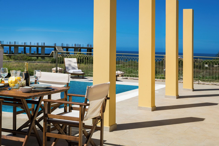 Food & Drinks 5, Estrellas Luxury Villas, Ionian Islands