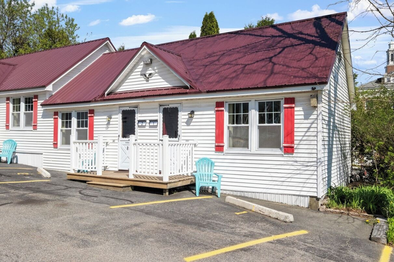Exterior & Views 2, Littleton Motel, Grafton