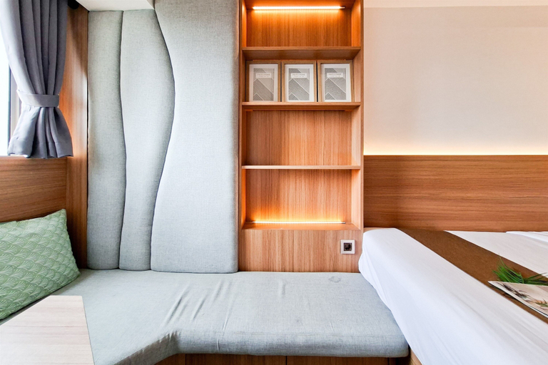 Room 2, Studio For 3 Pax Apartment At M-Town Residence, Tangerang