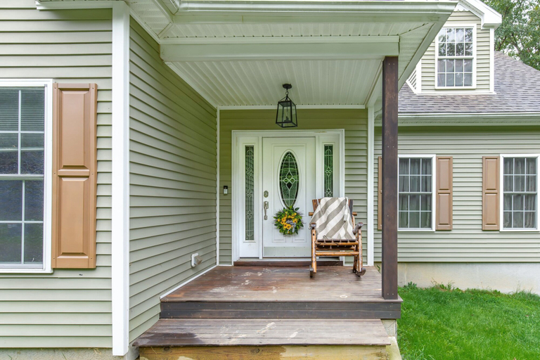 Room 4, Dog Friendly Farmhouse w Pool Hot Tub Fire Pit, Monroe