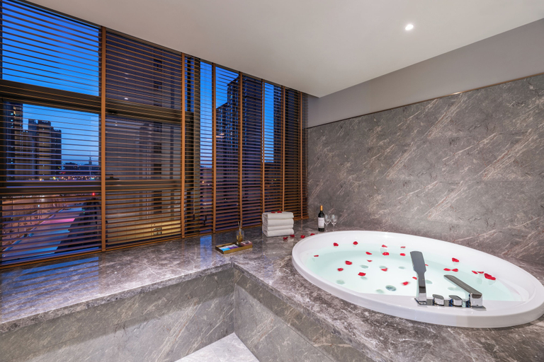 Bathroom 3, Mercure Yan'an Downtown, Yan'an