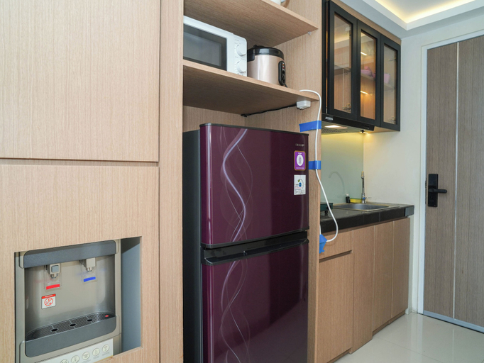 Private kitchen 4, Homey Studio Loft Apartment At Apple 1 Condovilla, Jakarta Selatan