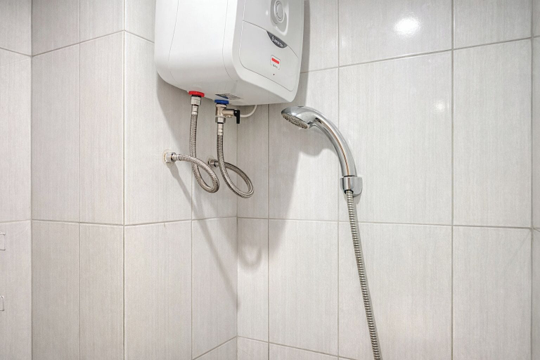 Bathroom 3, Wooden Accents Studio At Monroe Tower Apartment, Cikarang
