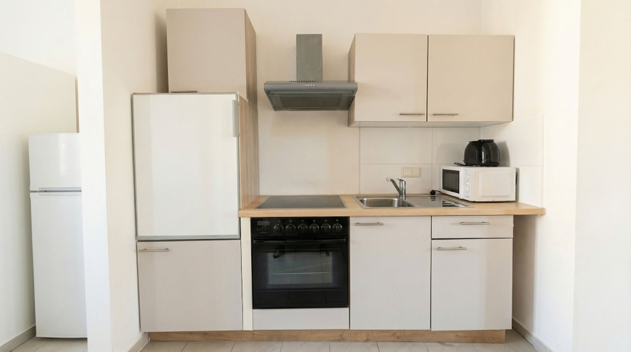 Private kitchen 5, Stylish 1BR Apt near Wiener Stadthalle, Wien