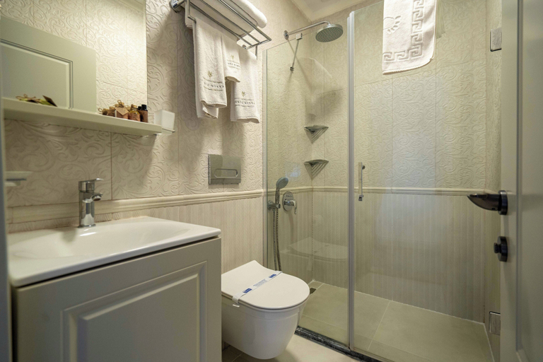 Bathroom 5, Ajlan Nonna, Ayvalık
