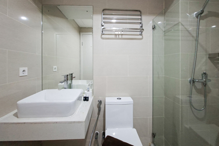 Bathroom 4, Restful Studio For 2 Pax At Daan Mogot City Apartment, Jakarta Barat