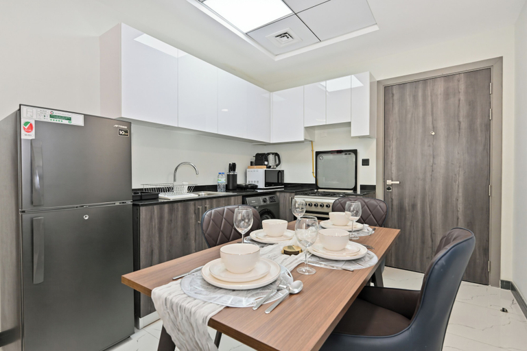Dining 4, Bloomfields Amazing 1BR in Rukan, Dubai