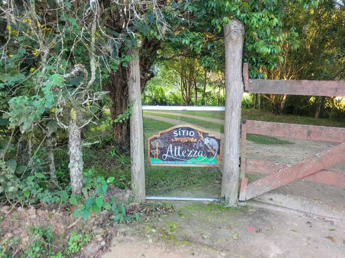 Front of property, Sitio Altezza, Salesópolis