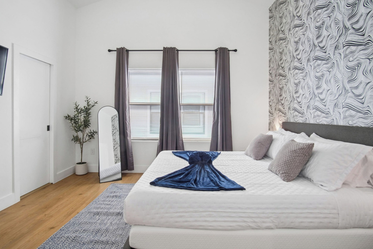 Room 3, Stylish Downtown Retreat Near the Alamodome, Bexar