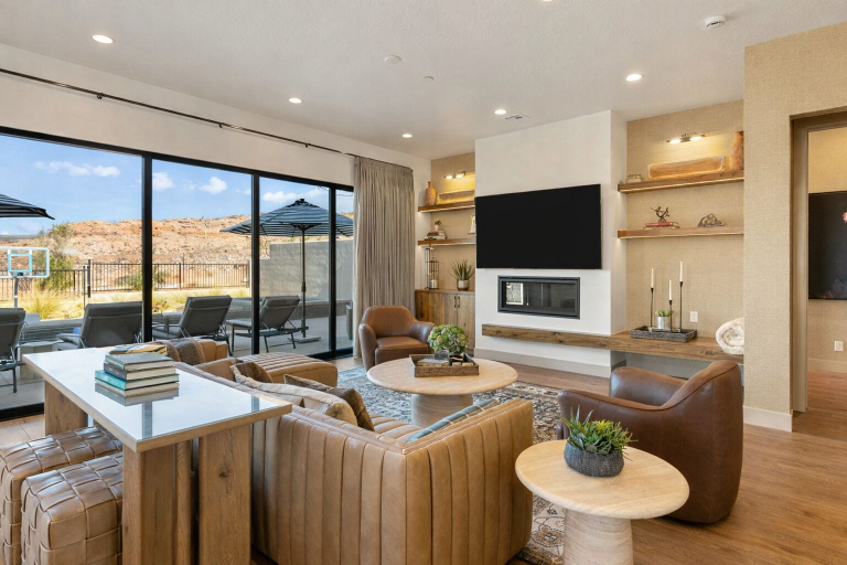 Interior 3, Ever-changing Sky 7 Bedroom Home, Washington