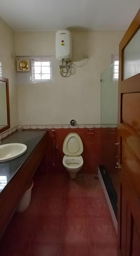 Bathroom, Lake View Family home, 2bhk Miramar, Panjim, Goa, North Goa