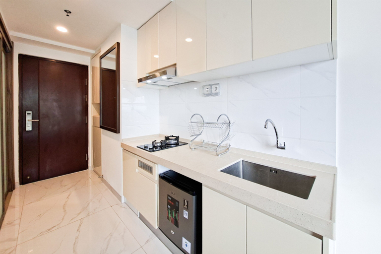 Interior 4, Studio With Simple Style At Sky House Bsd Apartment, Tangerang