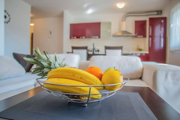 Food & Drinks 5, Olea, Two-Bedroom Duplex Suite, near Žnjan Beach, Split