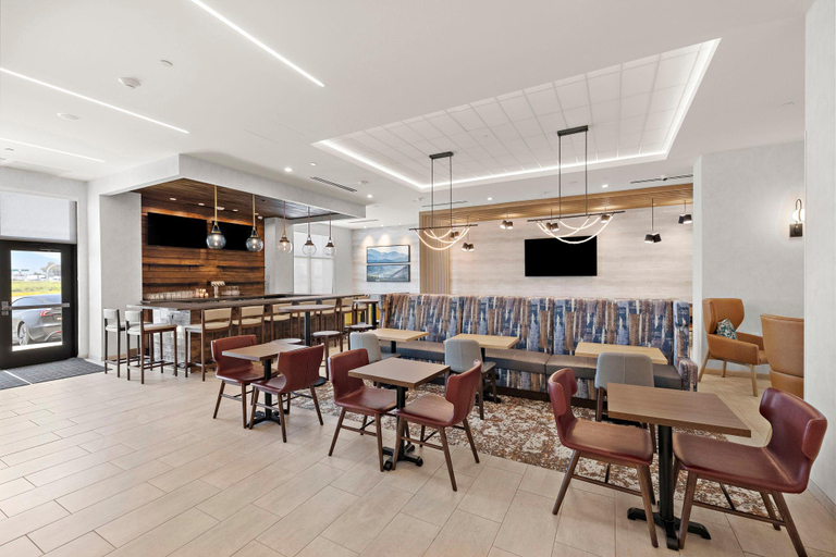Bar 5, Hampton Inn By Hilton Ontario Airport, San Bernardino