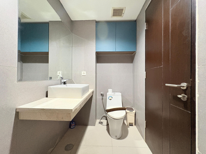 Bathroom 3, Comfortable Studio at Patraland Amarta Apartment, Sleman