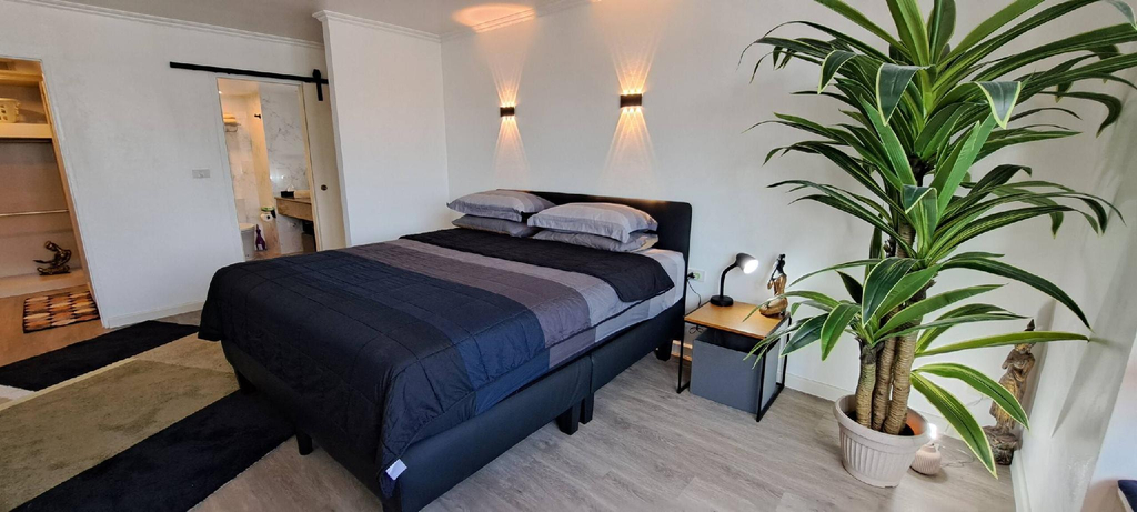 Bedroom 4, Newly renovated 1 bedroom condo NANA, Khlong Toey