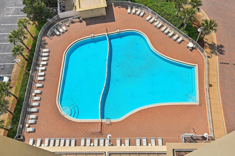 Sport & Beauty, Ariel Dunes I 1403, Walton