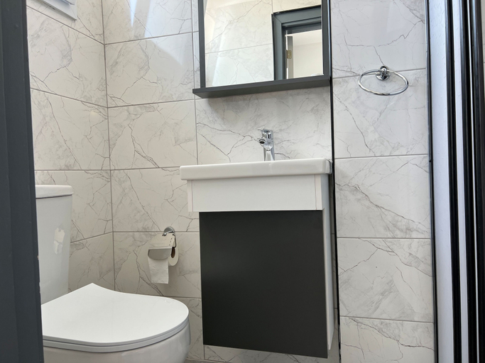 Bathroom 3, LightHouse Studios By Holidaykeys