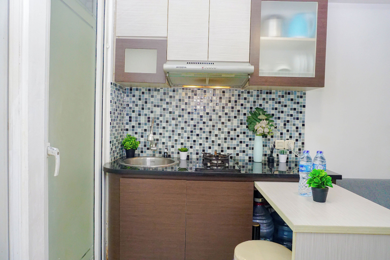 Private kitchen 4, Comfortable And Roomy 2Br At Apartment Green Pramuka City, Jakarta Pusat