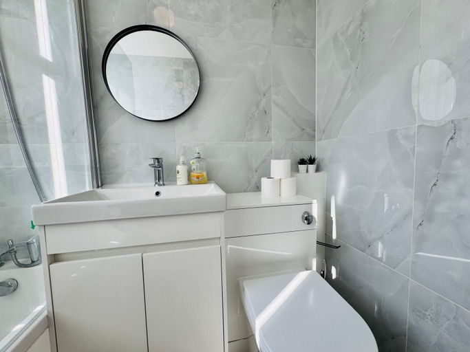 Bathroom 2, Home Studio Free Parking Prime Location, Slough