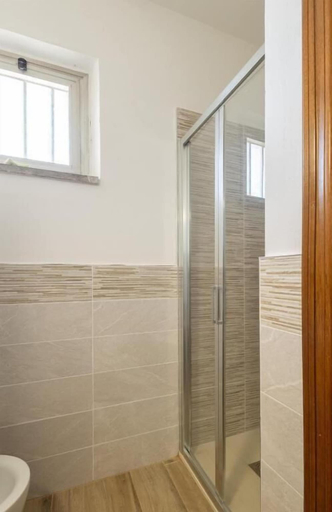 Bathroom 5, Claudia Flat - near the beach & parking, Massa Carrara