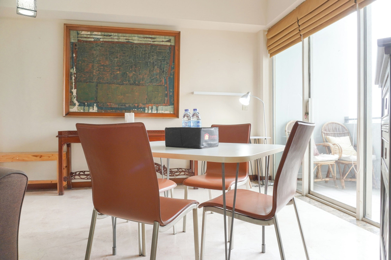 Dining room, Comfort Living And Spacious 2Br Puri Casablanca Apartment, Jakarta Selatan