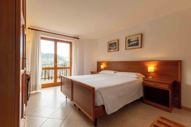 Bedroom 4, Miravalle Supersport Hotel, Udine
