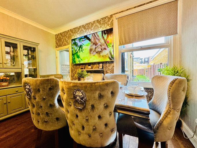 Dining 4, Rana's House, Slough