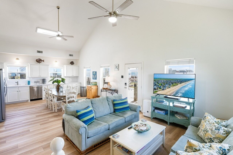 Living area 5, Buho Vista 2 Bedroom Home, Galveston
