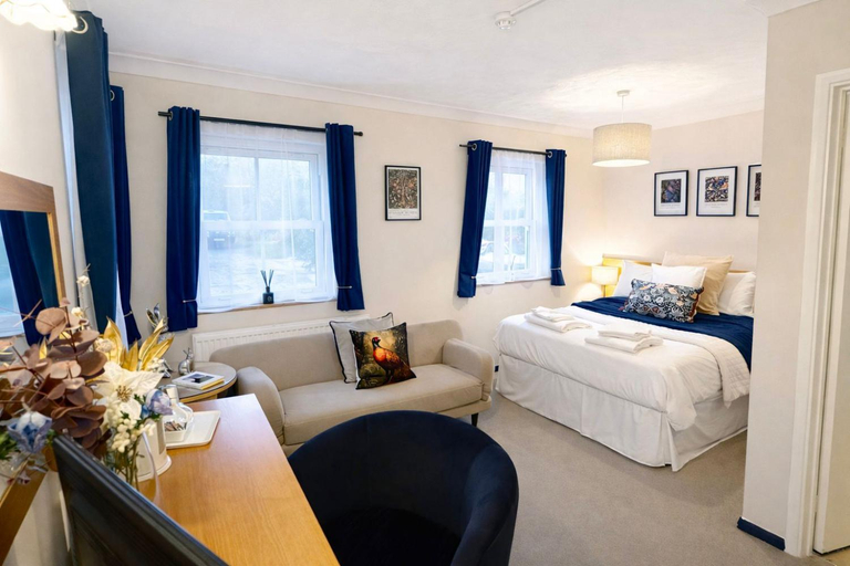 Bedroom 2, The Inn at Emmington, Oxfordshire