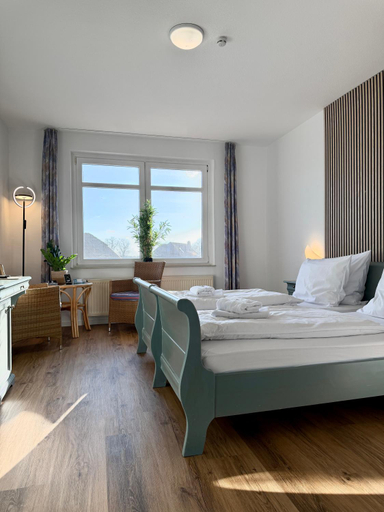 Bedroom 2, Gastehaus Weserblick am Weser-Sandstrand, Wesermarsch