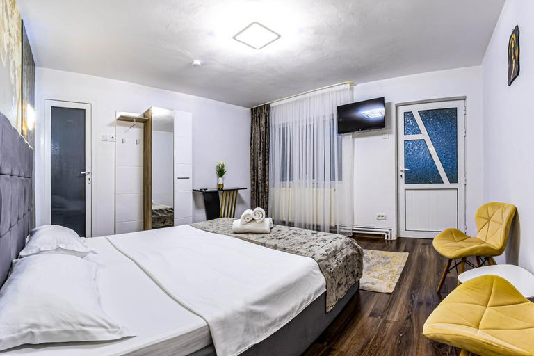 Bedroom 2, PENSIUNEA MIHAELA-Transalpina, Novaci