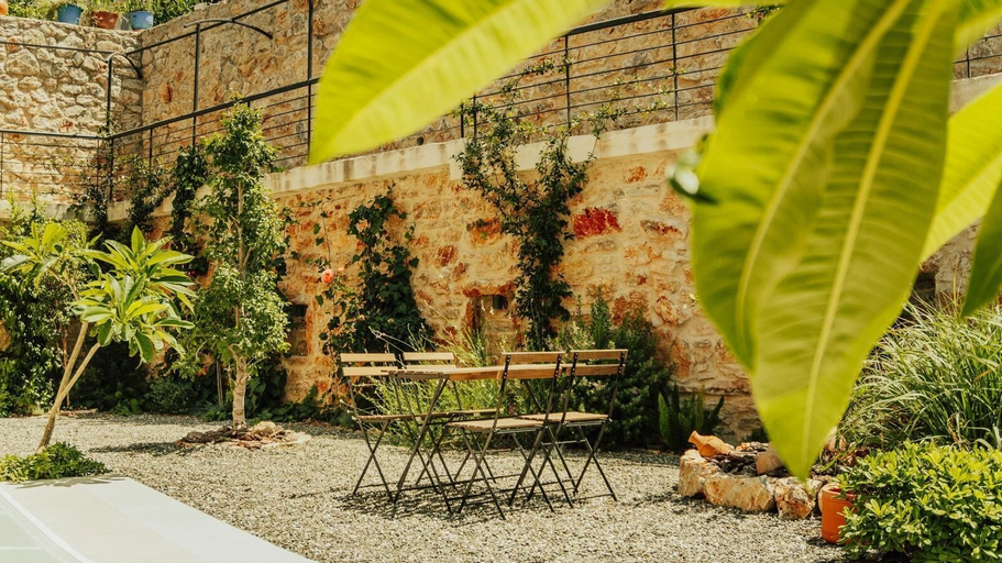 Outdoor dining, ULTAVA KORU SUITES, Datça