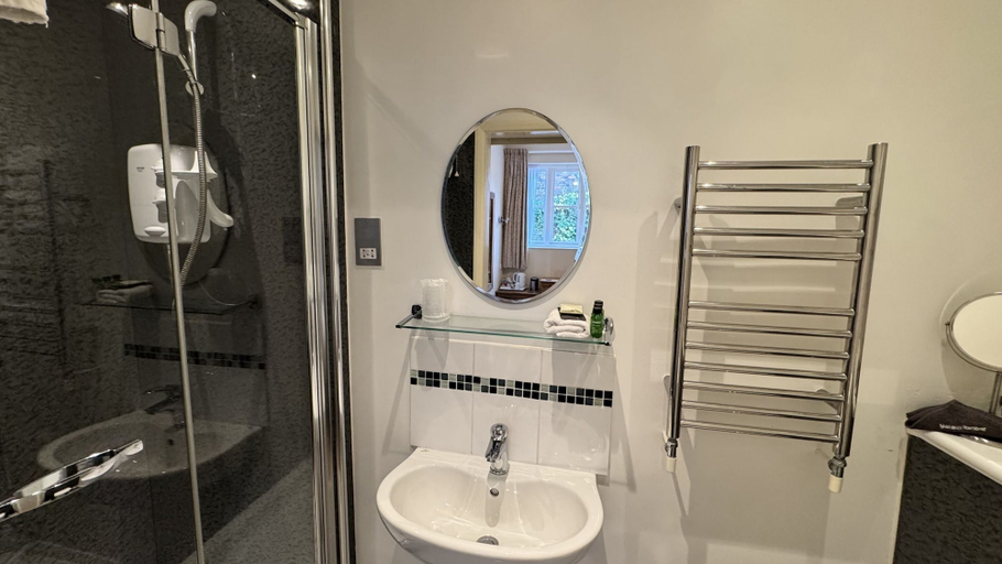 Bathroom 5, The Coach House, Derbyshire