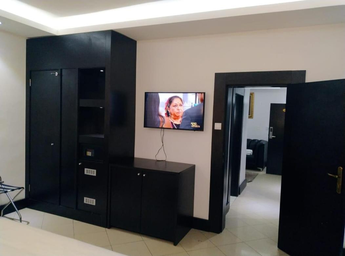 Others 5, Brus View Suites, Eti-Osa
