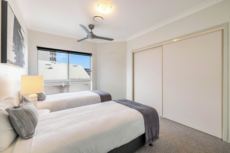 Room 3, Admiralty Cove, Maroochy - Maroochydore