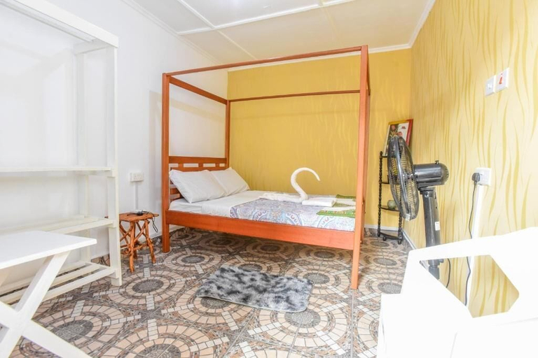 Room 4, Enkayz Mombasa, Kisauni