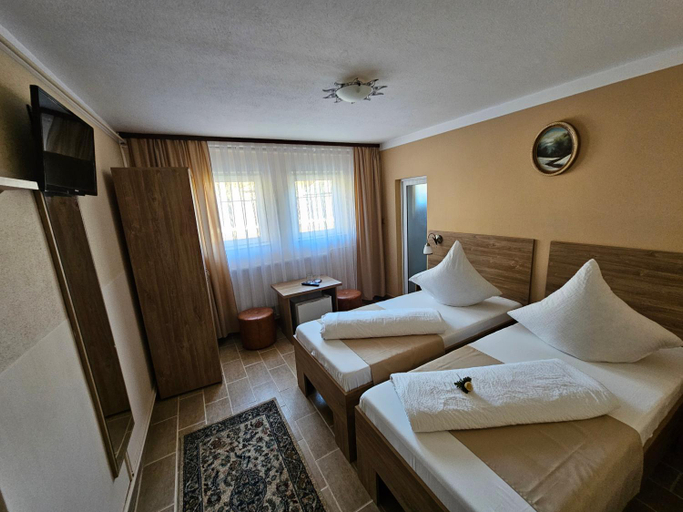 Bedroom 2, Complex Turistic Caprioara, Baia Mare